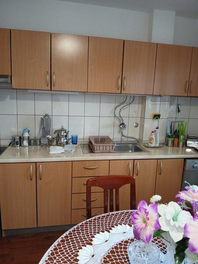 SAVSKI VENAC CENTAR 63m2 , T , 256000e