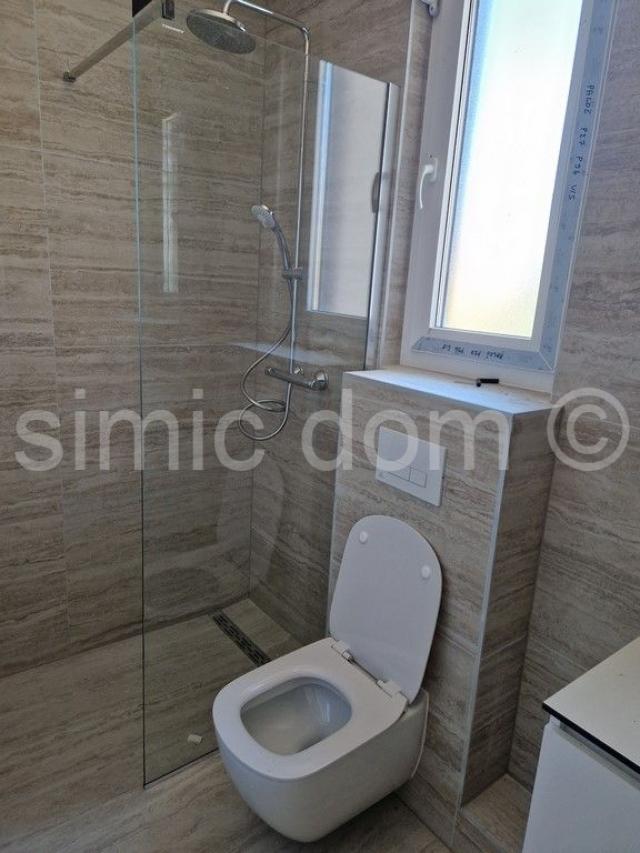 Penthouse s vrhunskim pogledom blizu plaže, Seget