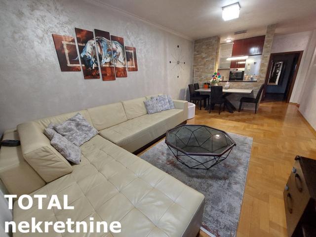 4 Četvorosoban stan NOVI SAD, 195700€