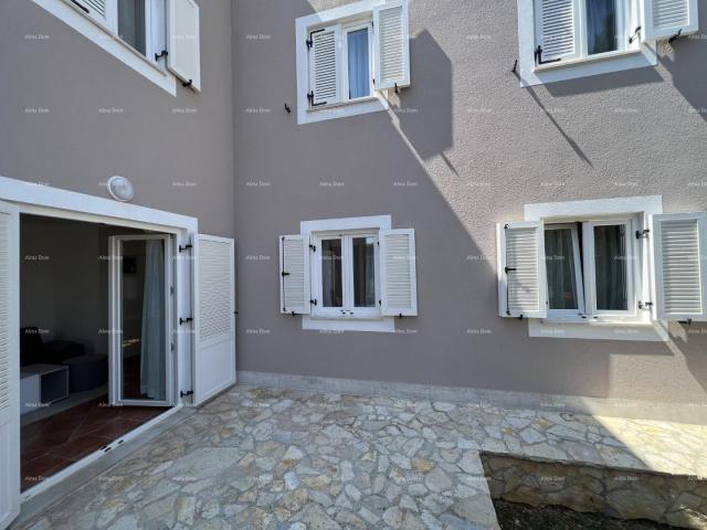 House House for sale in Medulin, 150m to the beach. Pošesi.