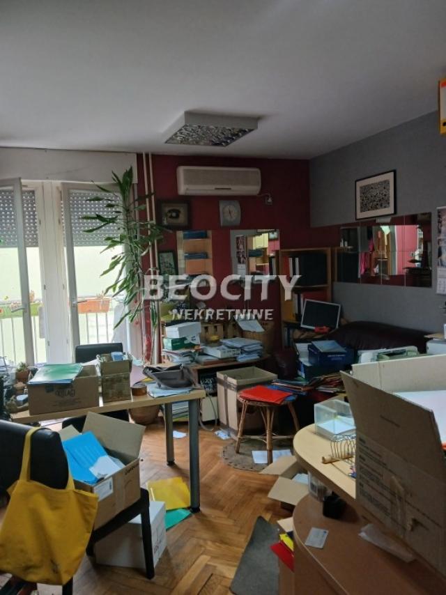 Novi Sad, Centar, Bulevar oslobođenja, 0. 5, 25m2, 300EUR