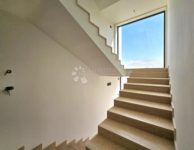 Umag, new construction, apartment 10 minutes from the sea