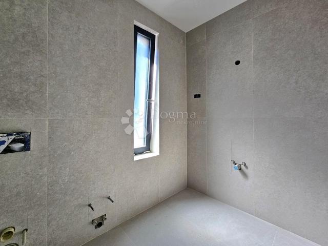 Umag, new construction, apartment 10 minutes from the sea