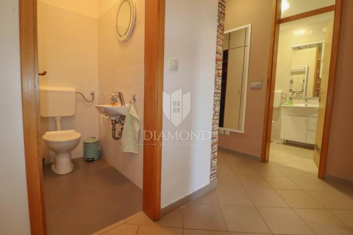 Rovinj, near the center, furnished apartment with a large terrace