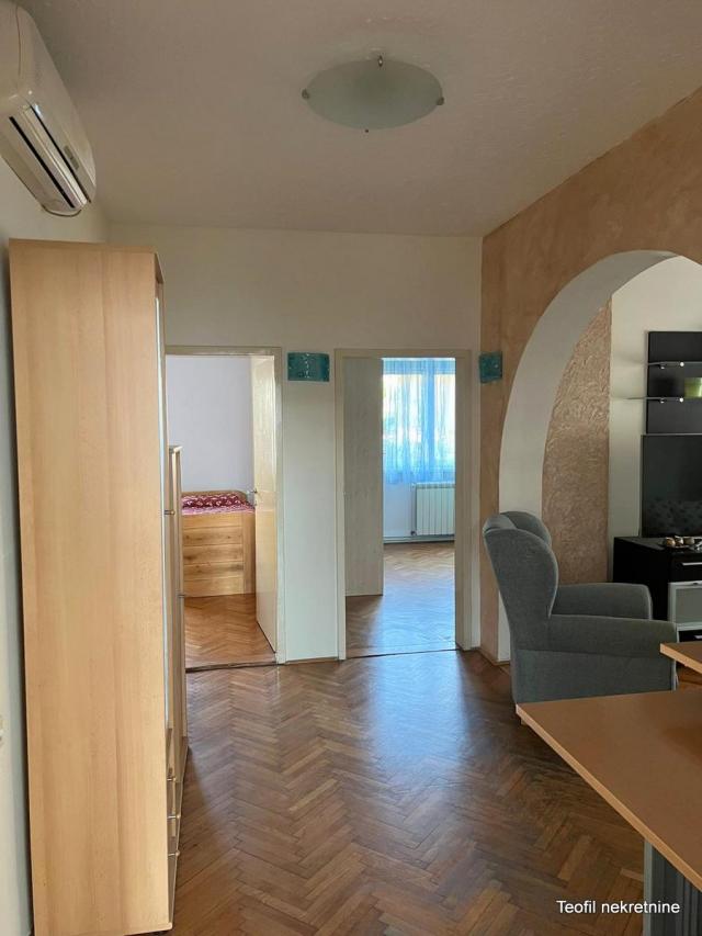 ZEMUN ZEMUN - NOVI GRAD 100m2 , 50 , 209000e