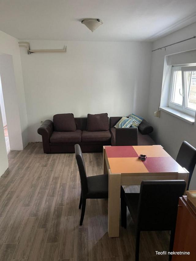 ZEMUN ZEMUN - NOVI GRAD 100m2 , 50 , 209000e