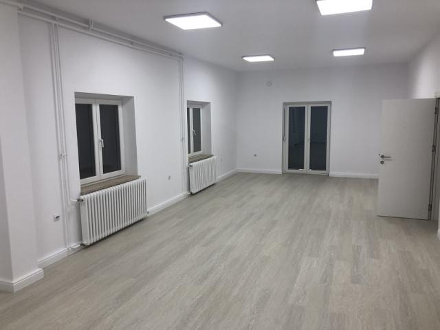 ZEMUN BATAJNICA 205m2 , 1000e