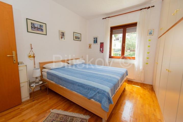 Čiovo, Okrug G. , obiteljska kuća s 4 apartmana, prodaja