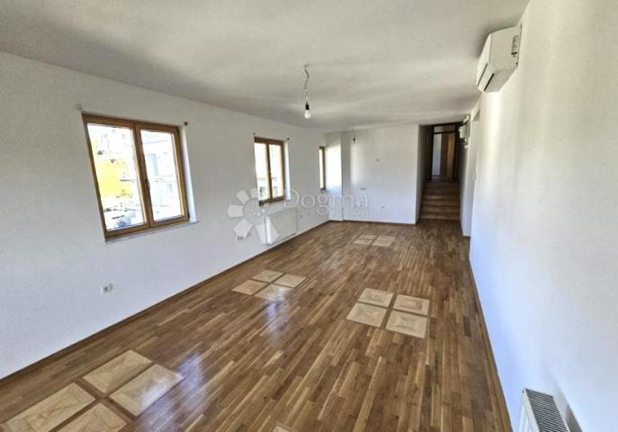 Savršeni penthouse u urbanoj vili na idealnoj lokaciji