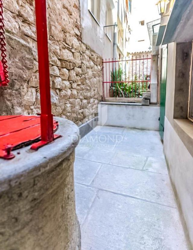 Rovinj, apartment in the Old Town with a terrace