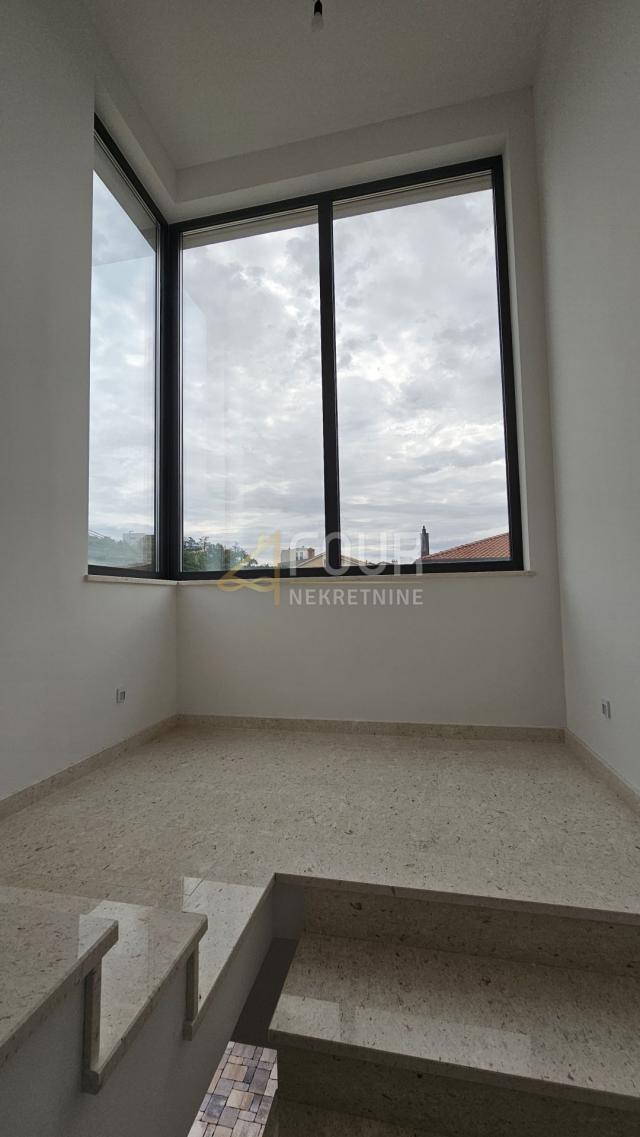 Wohnung Kostrena, 150m2