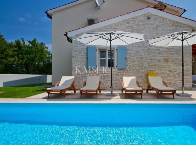 Istra, Marčana - vila s bazenom, 200m2