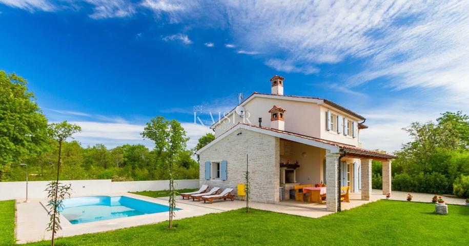 Istra, Marčana - vila s bazenom, 200m2