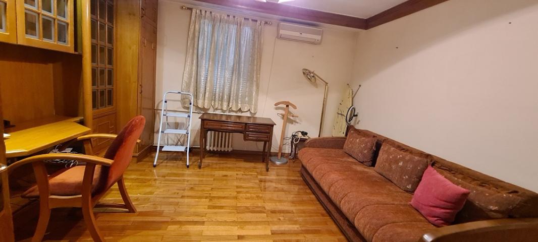 STARI GRAD SKUPSTINA 100m2 , T , 1300e