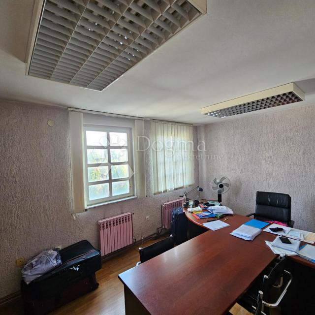 Business premise Gornji Kneginec, 210m2