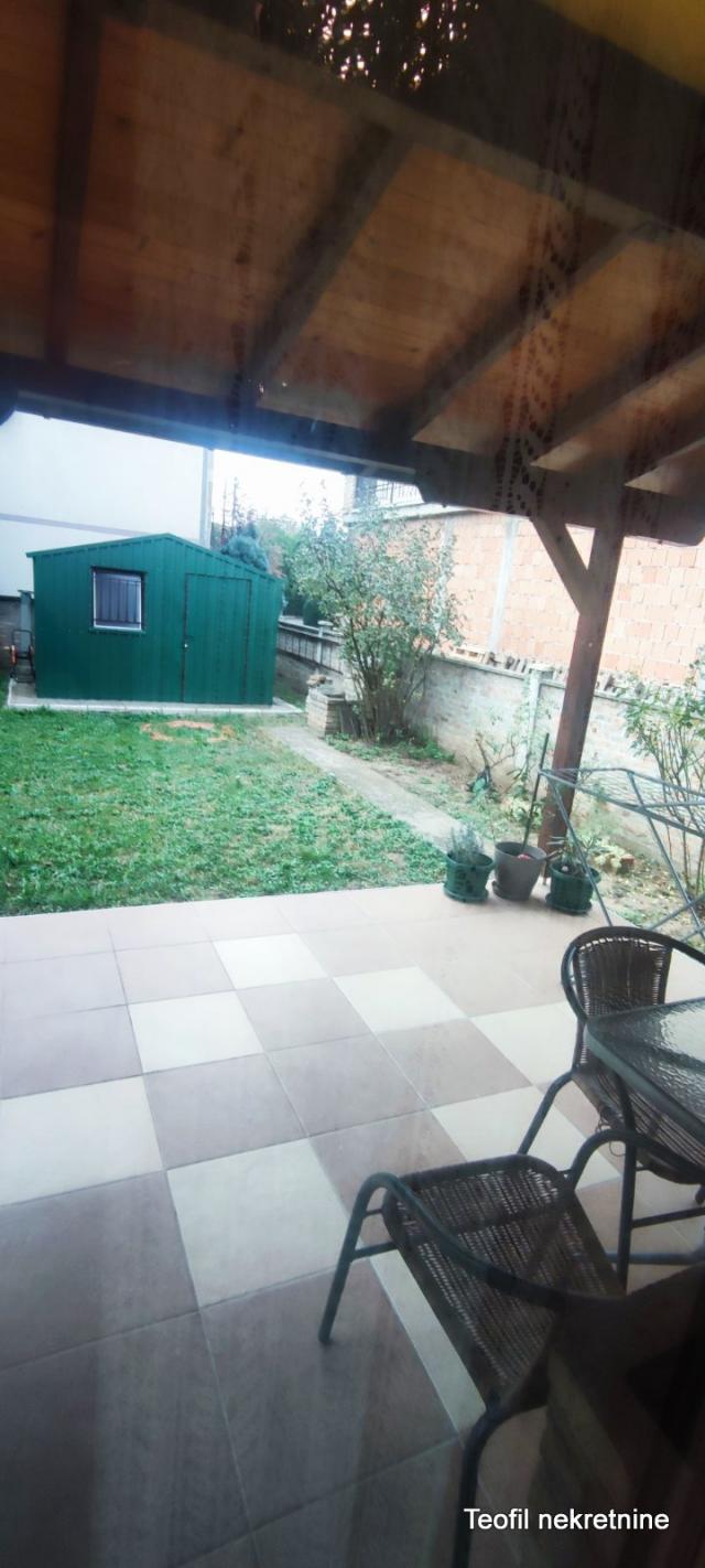 ZEMUN ZEMUN - ALTINA 215m2 , T , 335000e