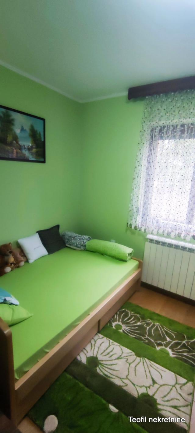 ZEMUN ZEMUN - ALTINA 215m2 , T , 335000e