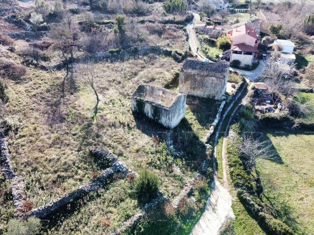 Kuća Prodaje se kuća za renovaciju, Rakalj