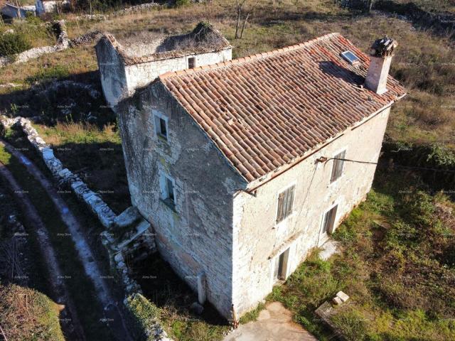 Kuća Prodaje se kuća za renovaciju, Rakalj