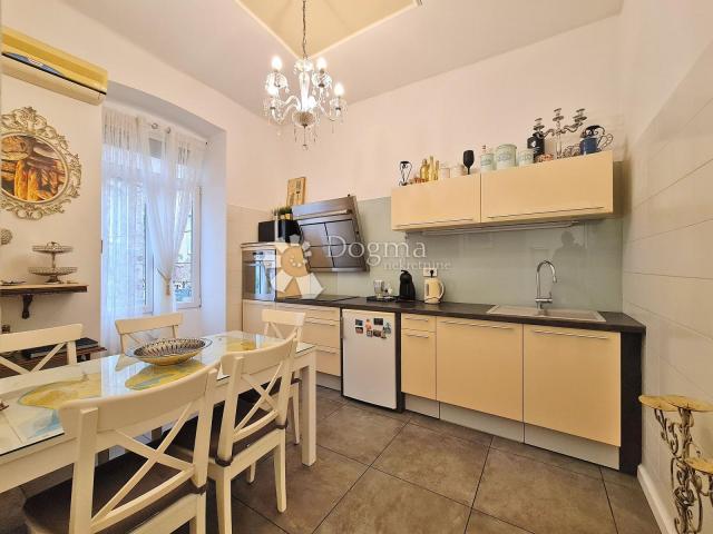 Flat Centar, Rijeka, 104m2