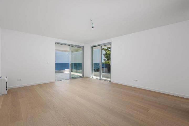 Opatija, atraktivan penthouse s bazenom NKP 367 m2 NOVOGRADNJA