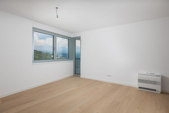 Opatija, atraktivan penthouse s bazenom NKP 367 m2 NOVOGRADNJA