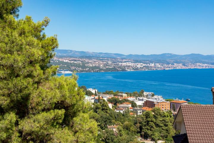 Opatija, moderan trosoban stan NKP 92 m2 u novogradnji