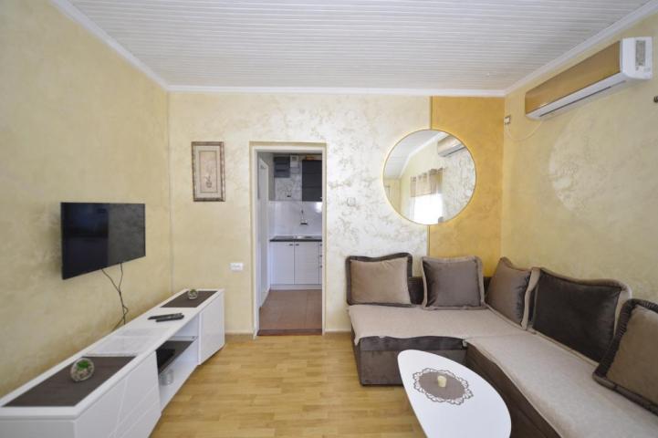 For rent: One-bedroom apartment in Tivat