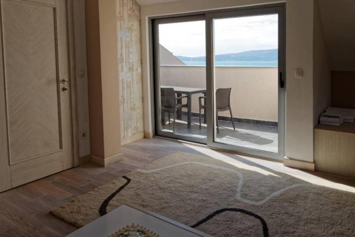 For rent: Duplex apartment with a sea view