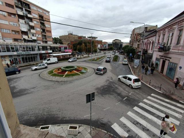 Renoviran stan u strogom centru idealan za poslovni prostor