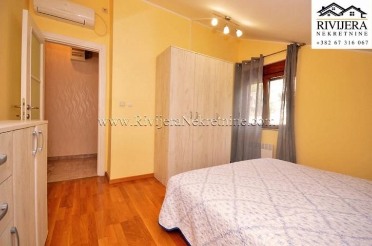 Two-bedroom apartment with sea view Zelenika Herceg Novi