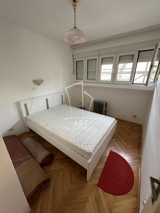 Odlična lokacija, u samom centru, mereno 42m2 ID#8801