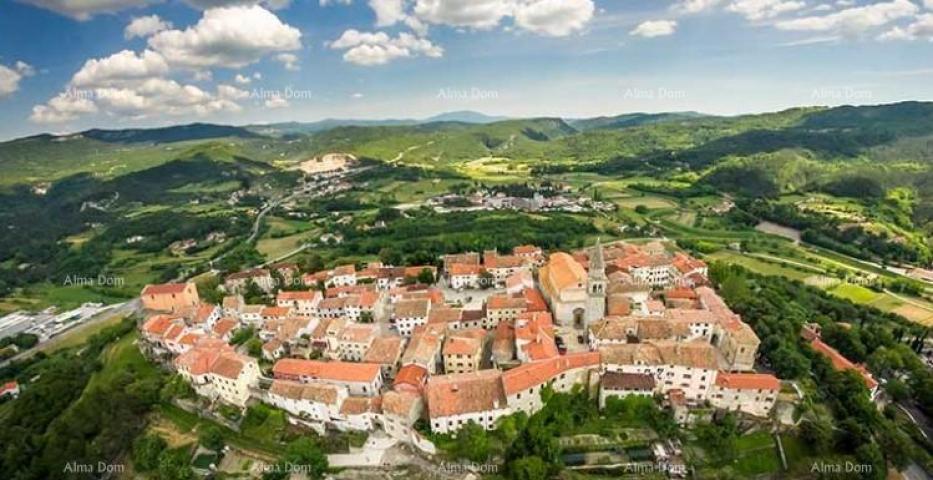 Bauland Buzet, Baugrundstück von 10.300 m2 zur Wohnnutzung