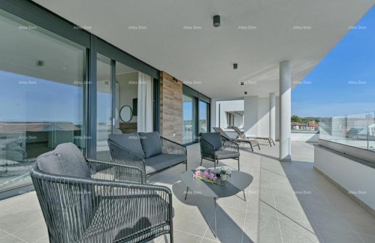 Haus Wunderschöne Villa mit Pool und Meerblick in der Nähe des Strandes