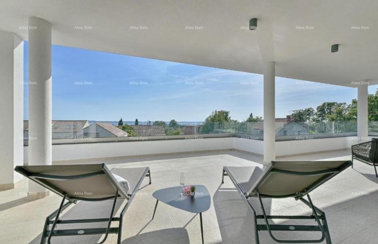 Haus Wunderschöne Villa mit Pool und Meerblick in der Nähe des Strandes