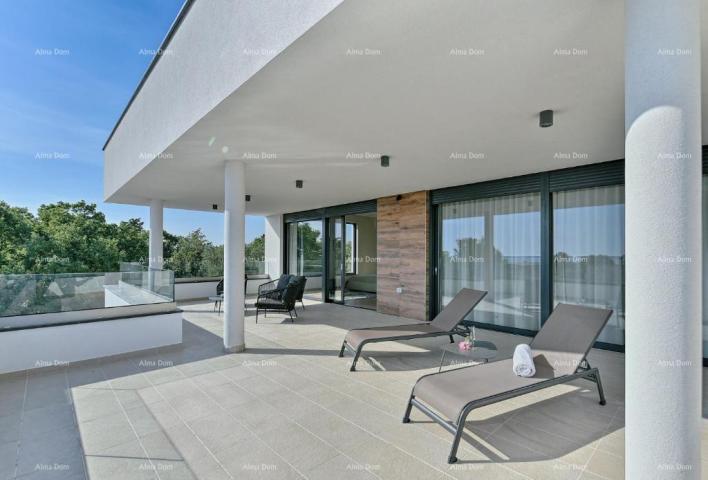 Haus Wunderschöne Villa mit Pool und Meerblick in der Nähe des Strandes