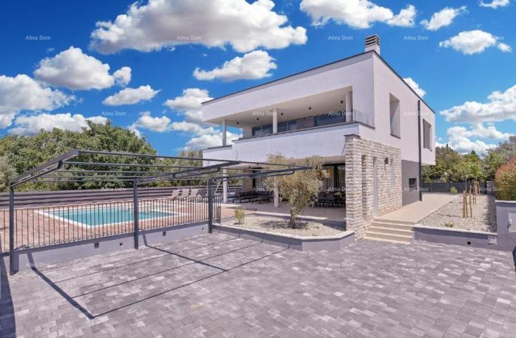 Haus Wunderschöne Villa mit Pool und Meerblick in der Nähe des Strandes