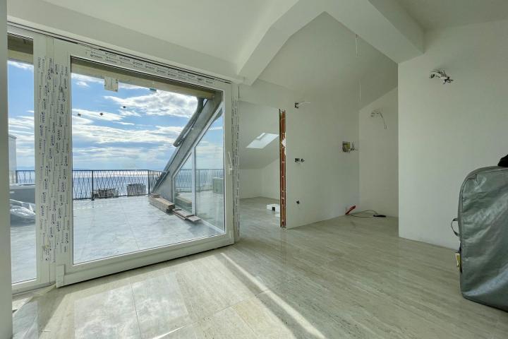 Rijeka, Banderovo, luksuzan penthouse NKP 185 m2