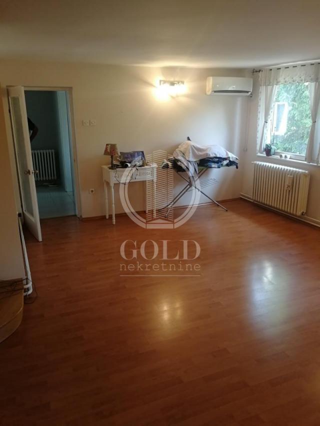 Jodna Banja - Đorđa Bešlina, Kompletna etaža kuće,  115m2, 1000 eur ID#1841