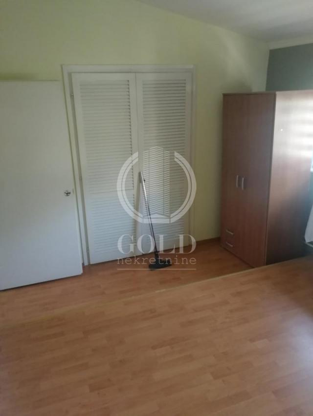 Jodna Banja - Đorđa Bešlina, Kompletna etaža kuće,  115m2, 1000 eur ID#1841