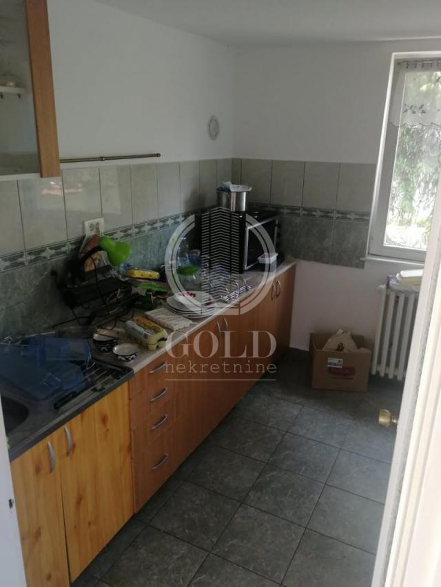 Jodna Banja - Đorđa Bešlina, Kompletna etaža kuće,  115m2, 1000 eur ID#1841