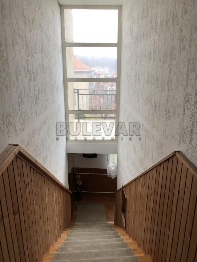 Kuća na Bubnju 272m2, 9, 4 ari placa