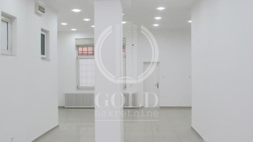 Novi Sad-Bulevar Oslobođenja, lokal 75. 00m2, 1000 eur ID#3958