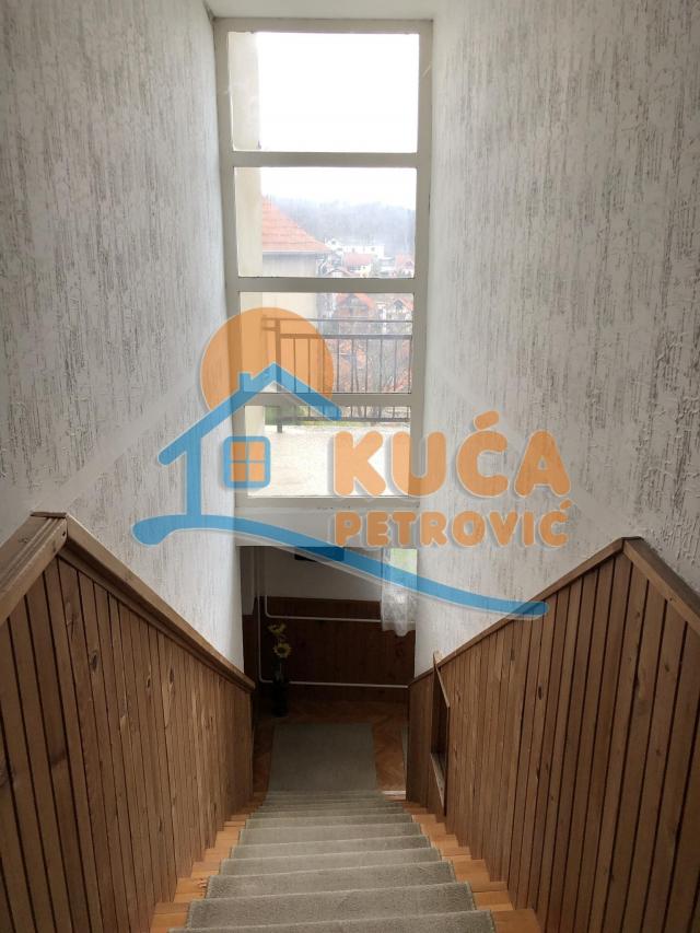 Kuća na Bubnju 272m2, 9, 4 ari placa