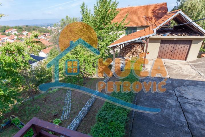 Kuća na Bubnju 272m2, 9, 4 ari placa