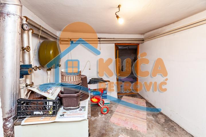 Kuća na Bubnju 272m2, 9, 4 ari placa