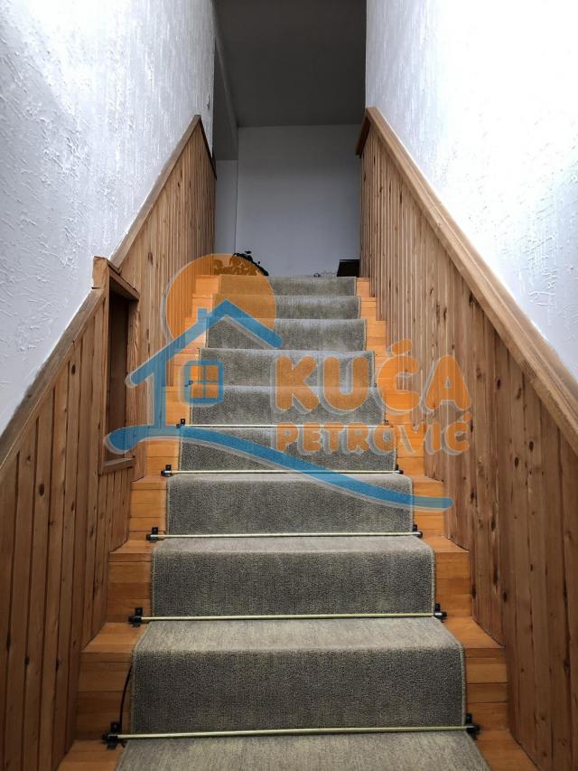 Kuća na Bubnju 272m2, 9, 4 ari placa