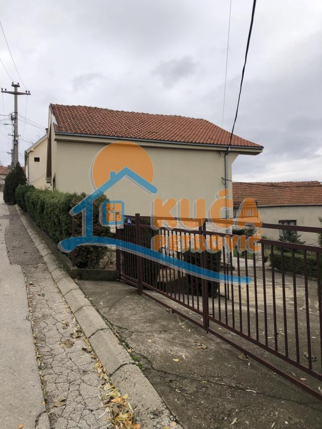 Kuća na Bubnju 272m2, 9, 4 ari placa