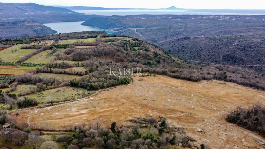 Rakalj - zemljište za izgradnju 50 vila, 45 000 m2