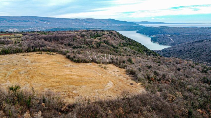 Rakalj - zemljište za izgradnju 50 vila, 45 000 m2